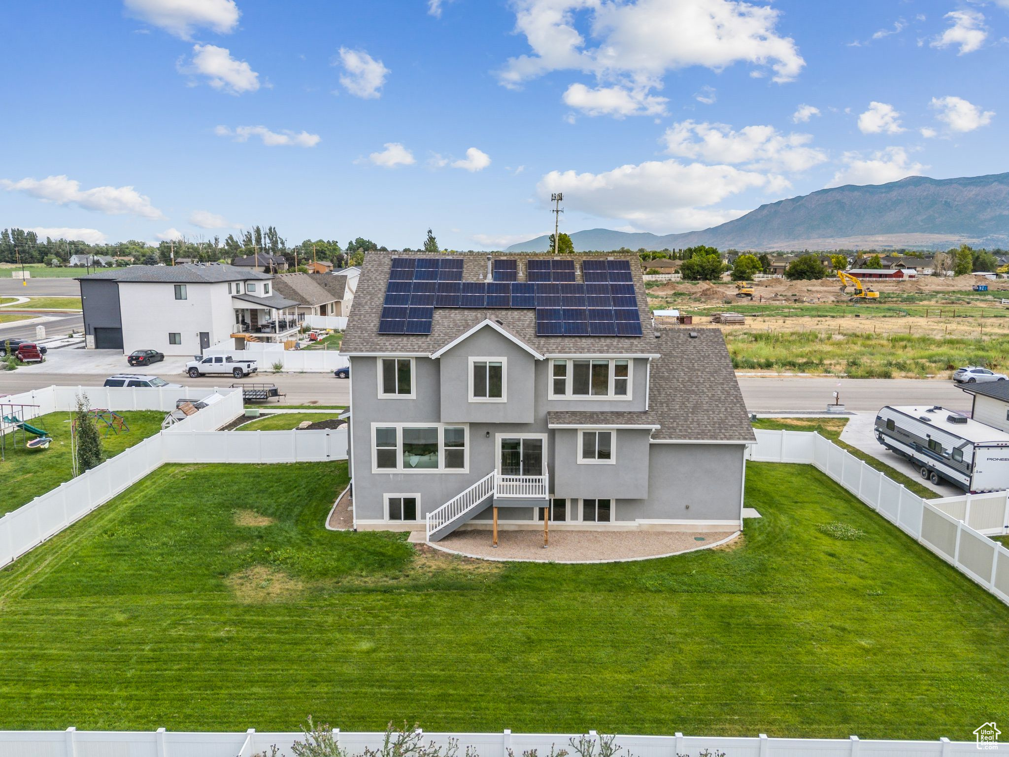 SUNSET EQUESTRIAN - Residential