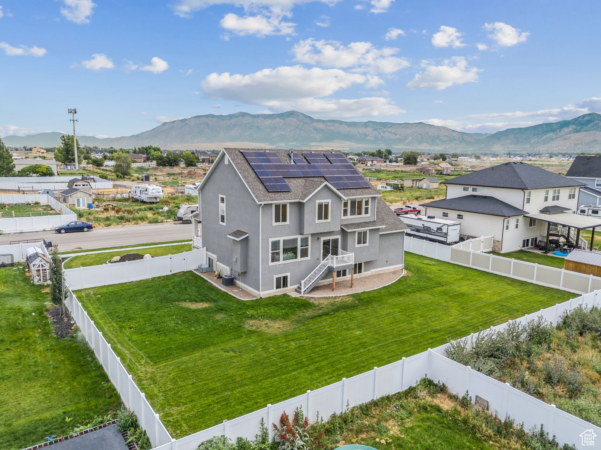 SUNSET EQUESTRIAN - Residential