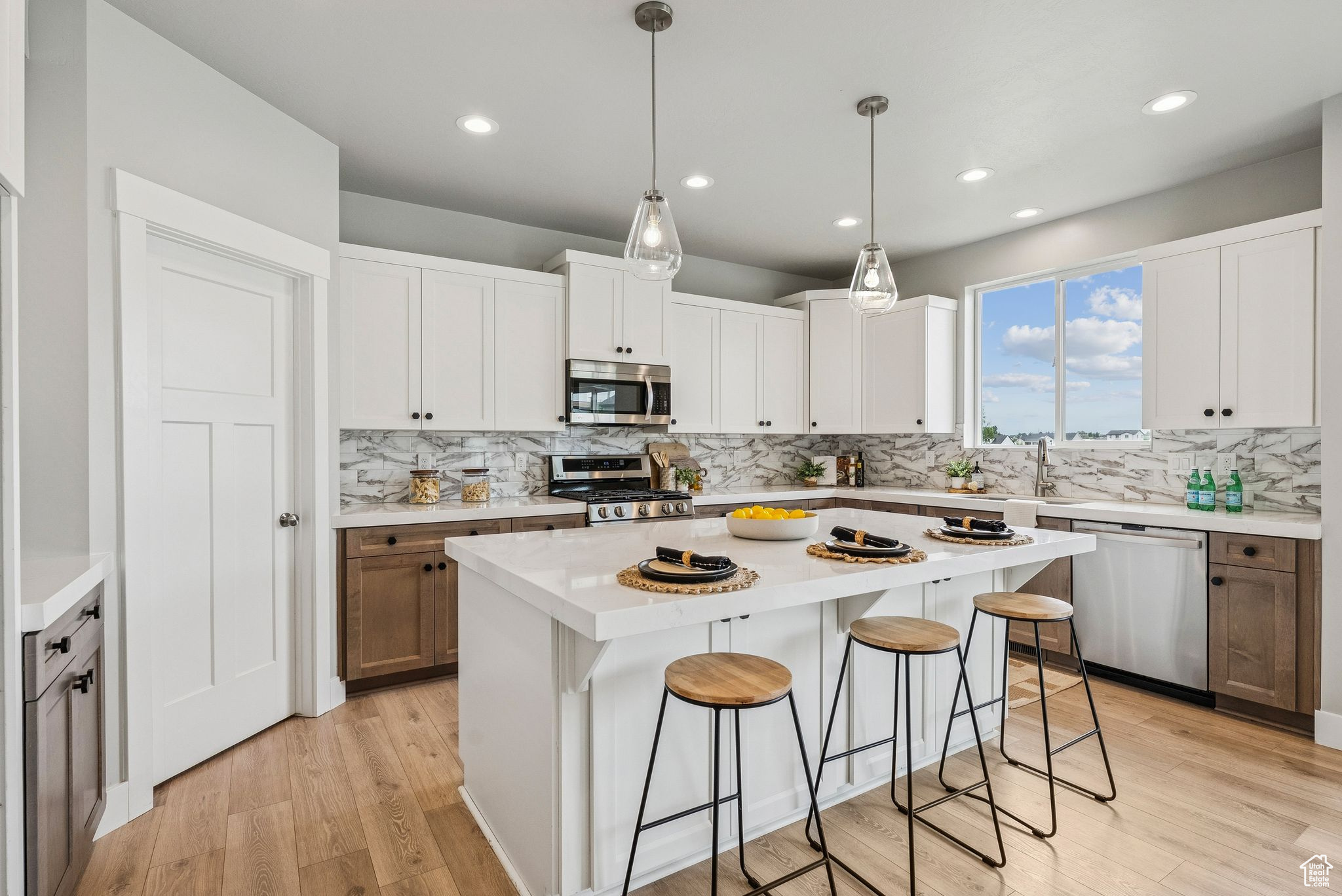 SUNSET EQUESTRIAN - Residential