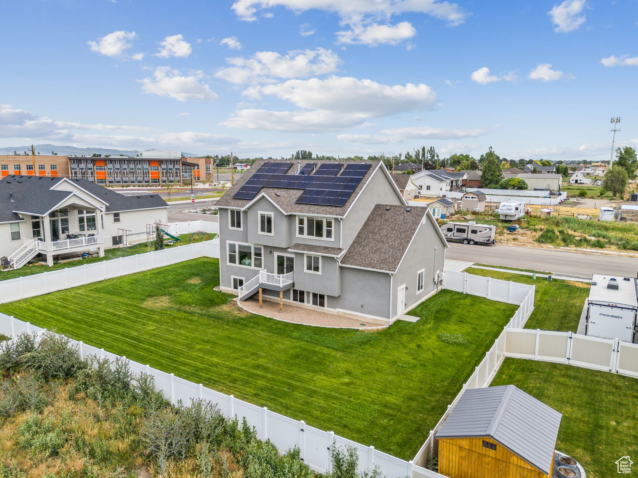 SUNSET EQUESTRIAN - Residential