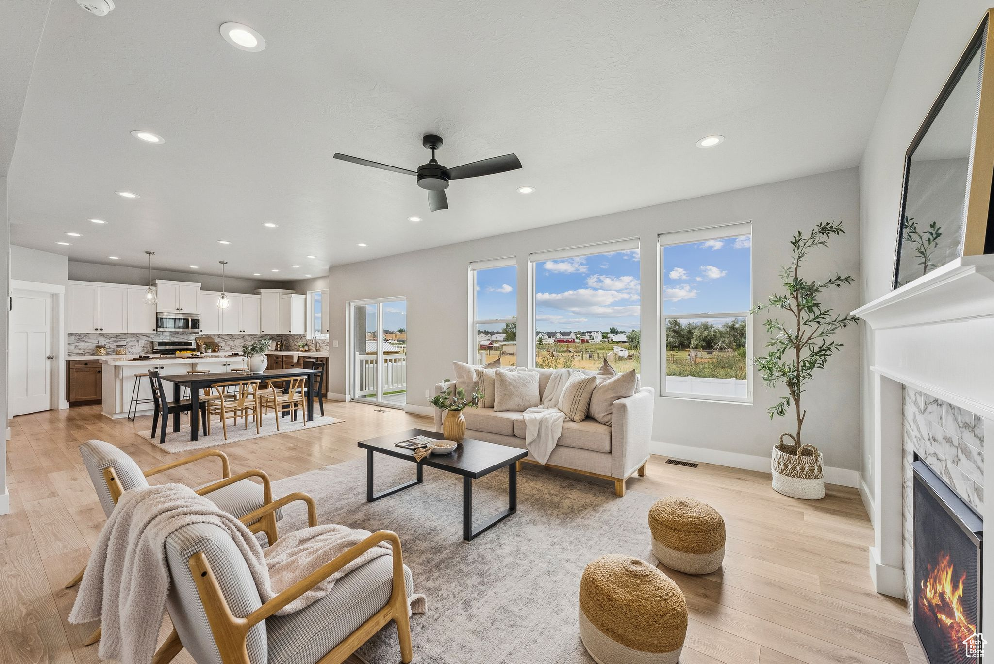 SUNSET EQUESTRIAN - Residential