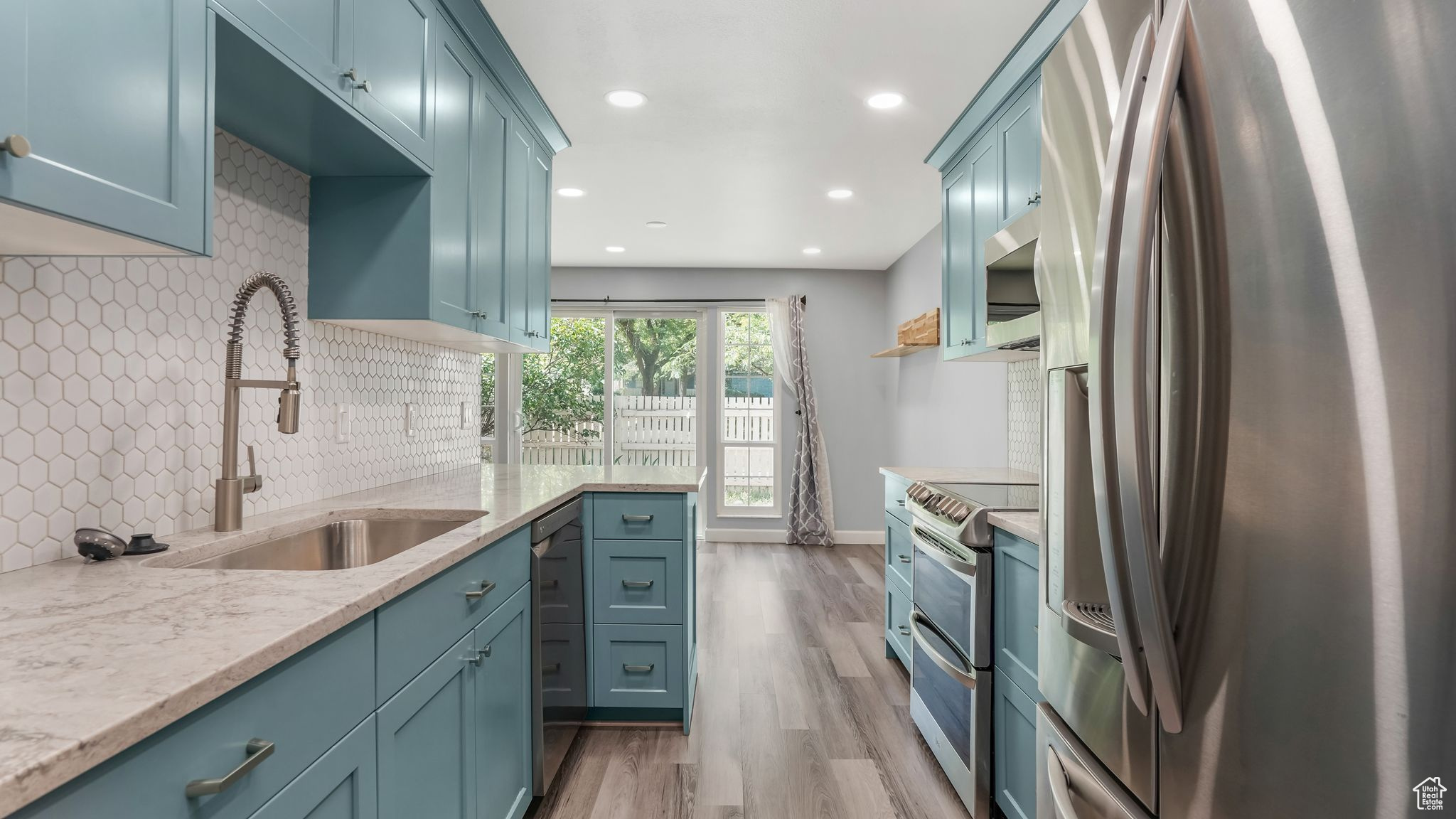 22 Creekside Ln, Centerville, Utah image 3