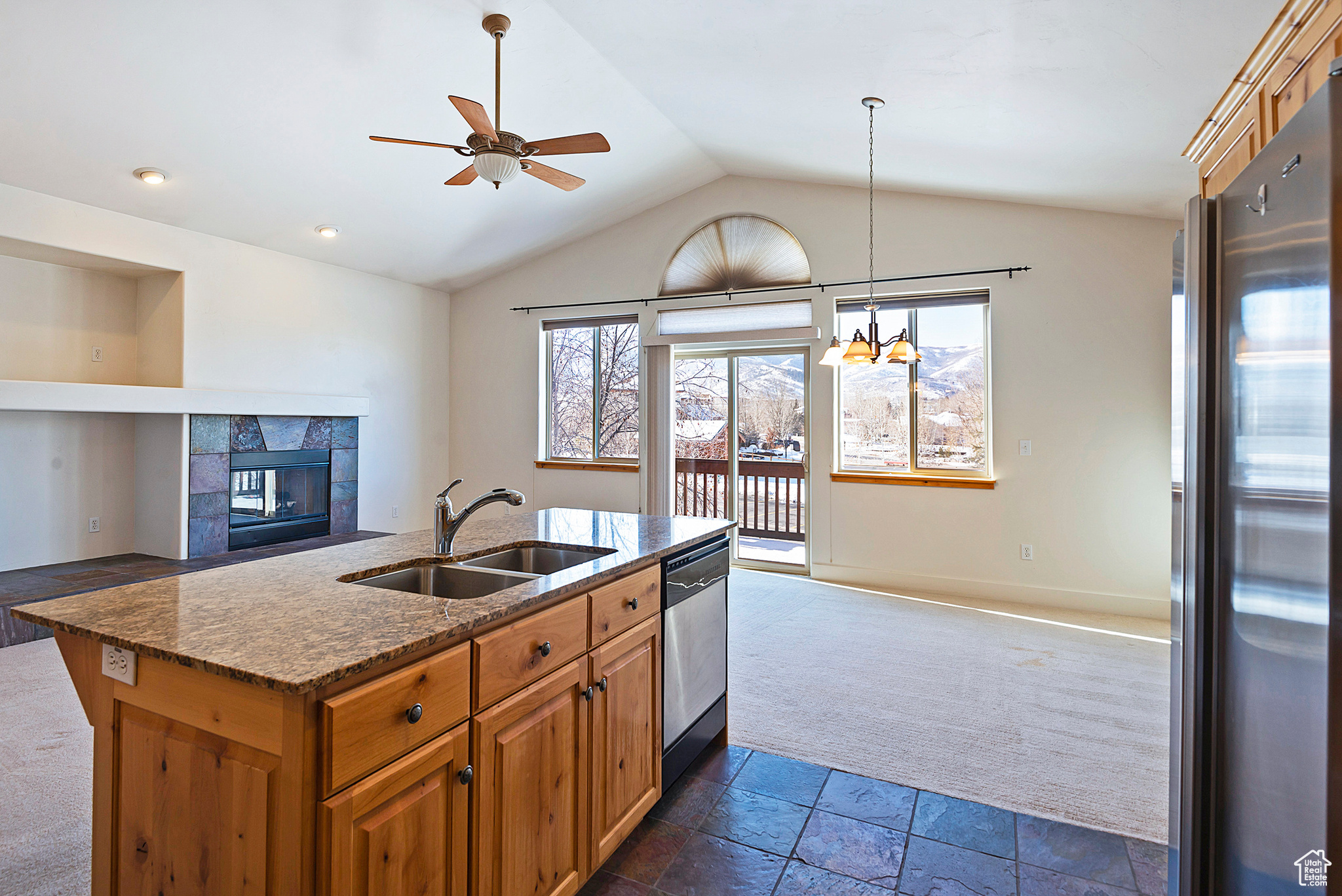 TROUT CREEK TOWNHOUSES - Residential Lease