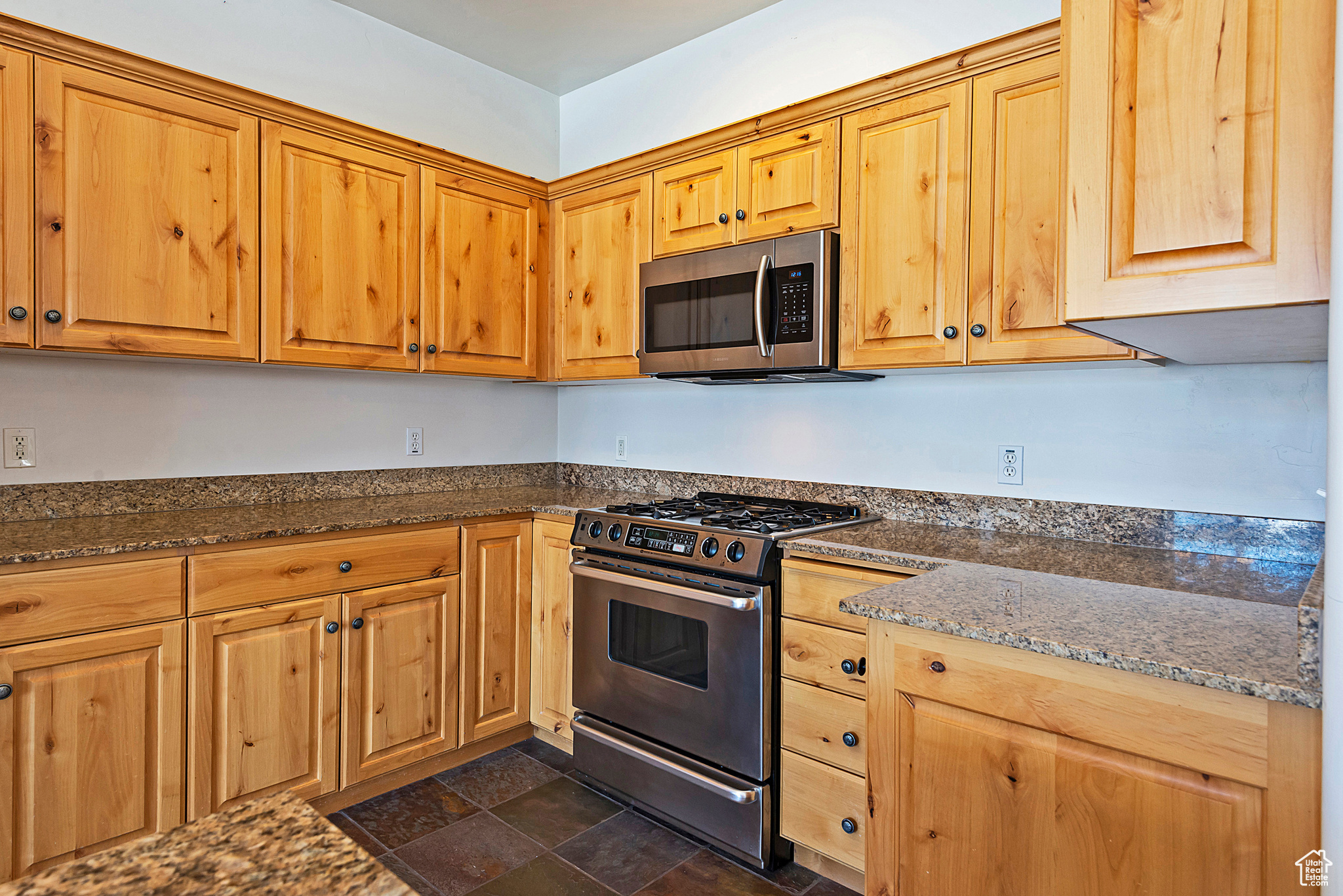 TROUT CREEK TOWNHOUSES - Residential Lease