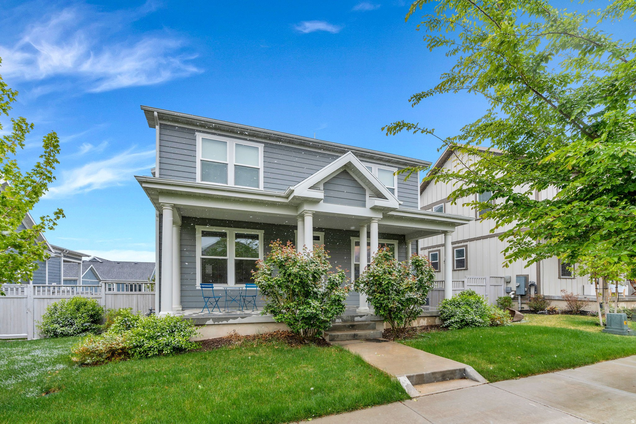 DAYBREAK - Residential