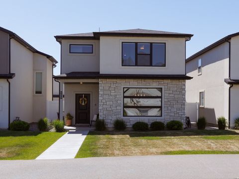 Photo of 599 S 1020 W, American Fork, UT 84003 (MLS # 2158960)
