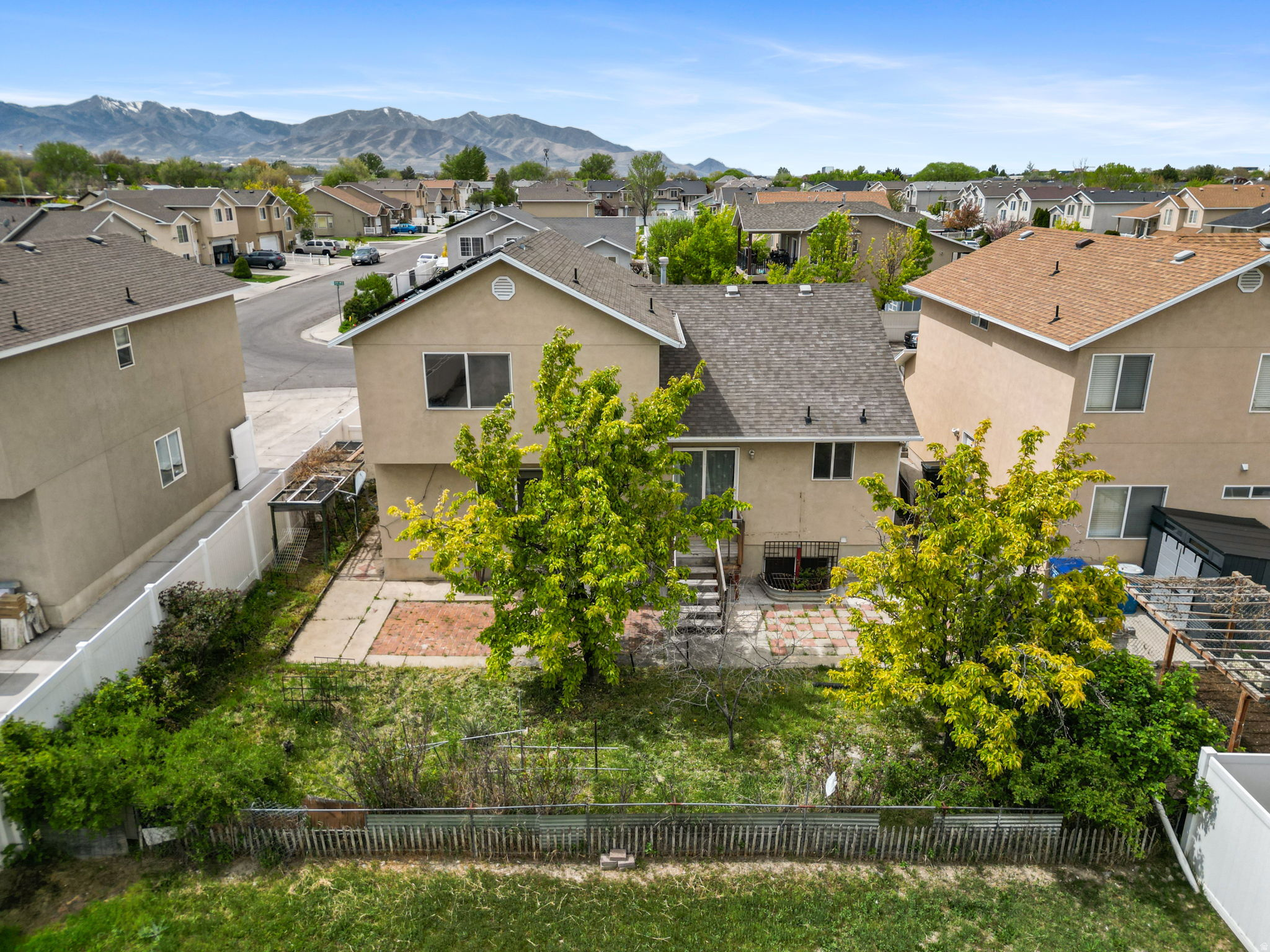 SUNRISE POINTE PHASE 2 - Residential