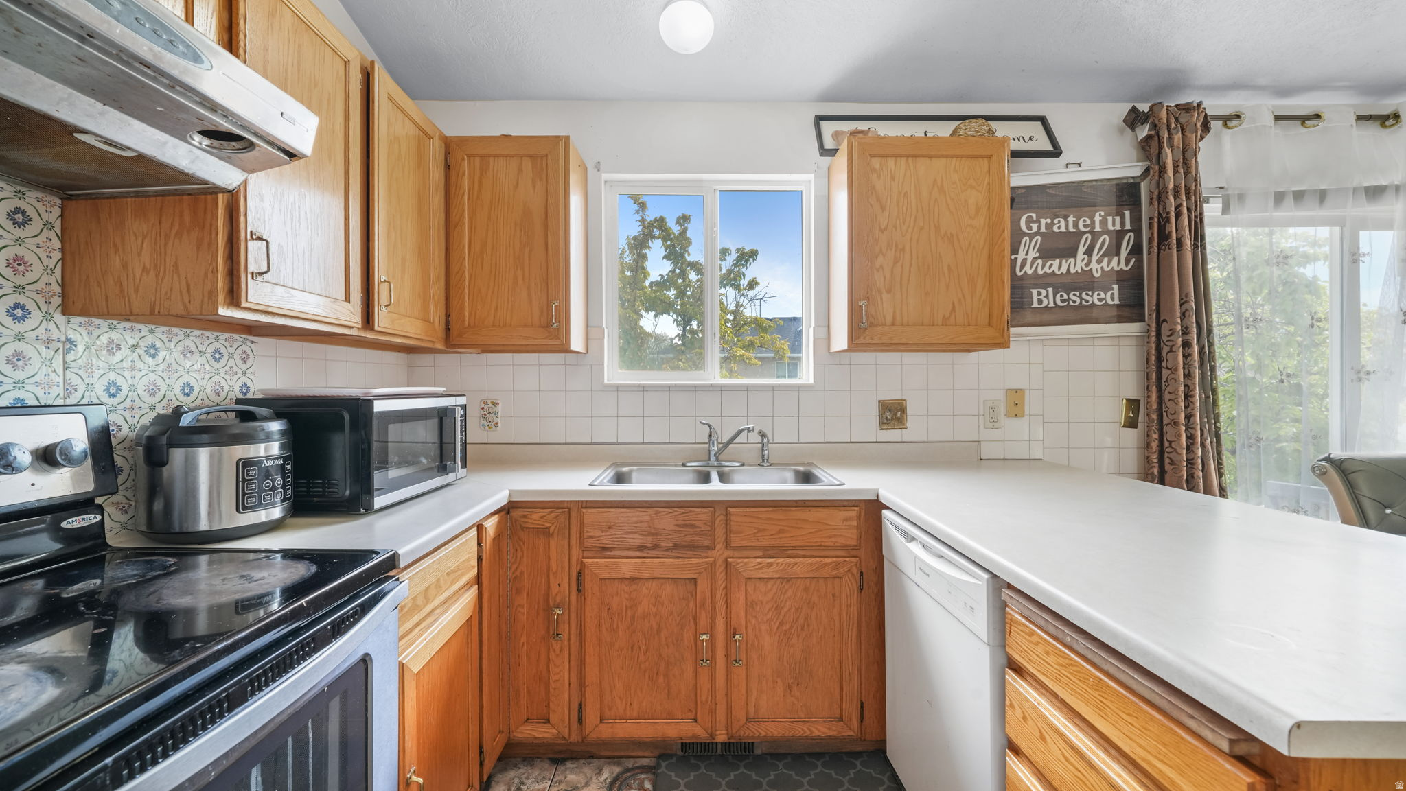 SUNRISE POINTE PHASE 2 - Residential