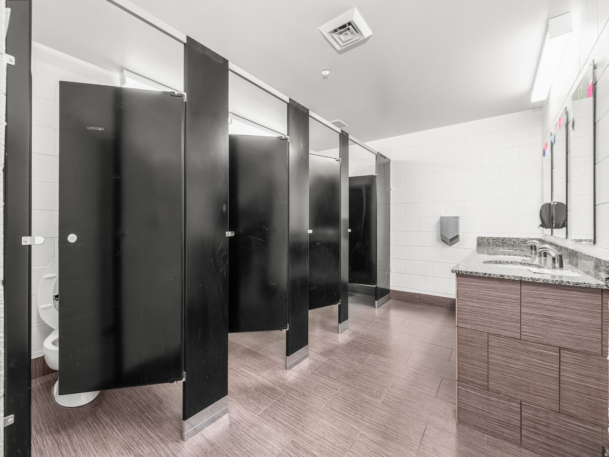 JORDAN - Commercial Sale