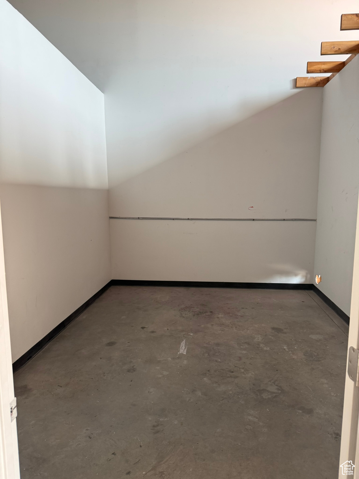 AVIGATION CONDO - Commercial Lease