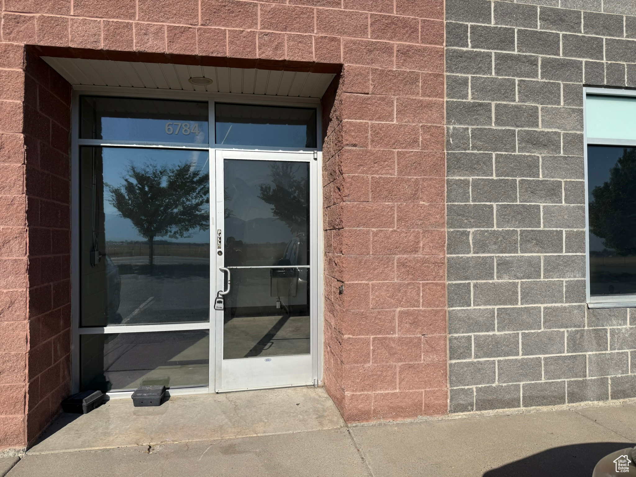 AVIGATION CONDO - Commercial Lease