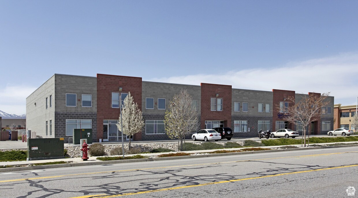 AVIGATION CONDO - Commercial Lease