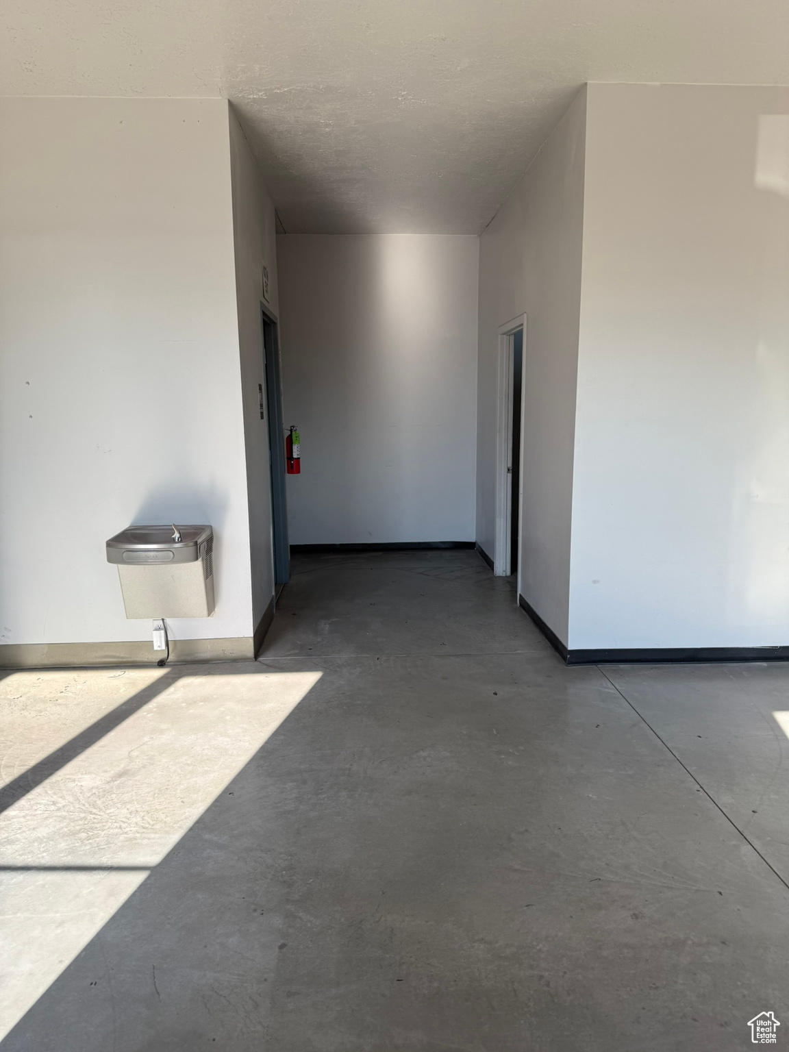AVIGATION CONDO - Commercial Lease
