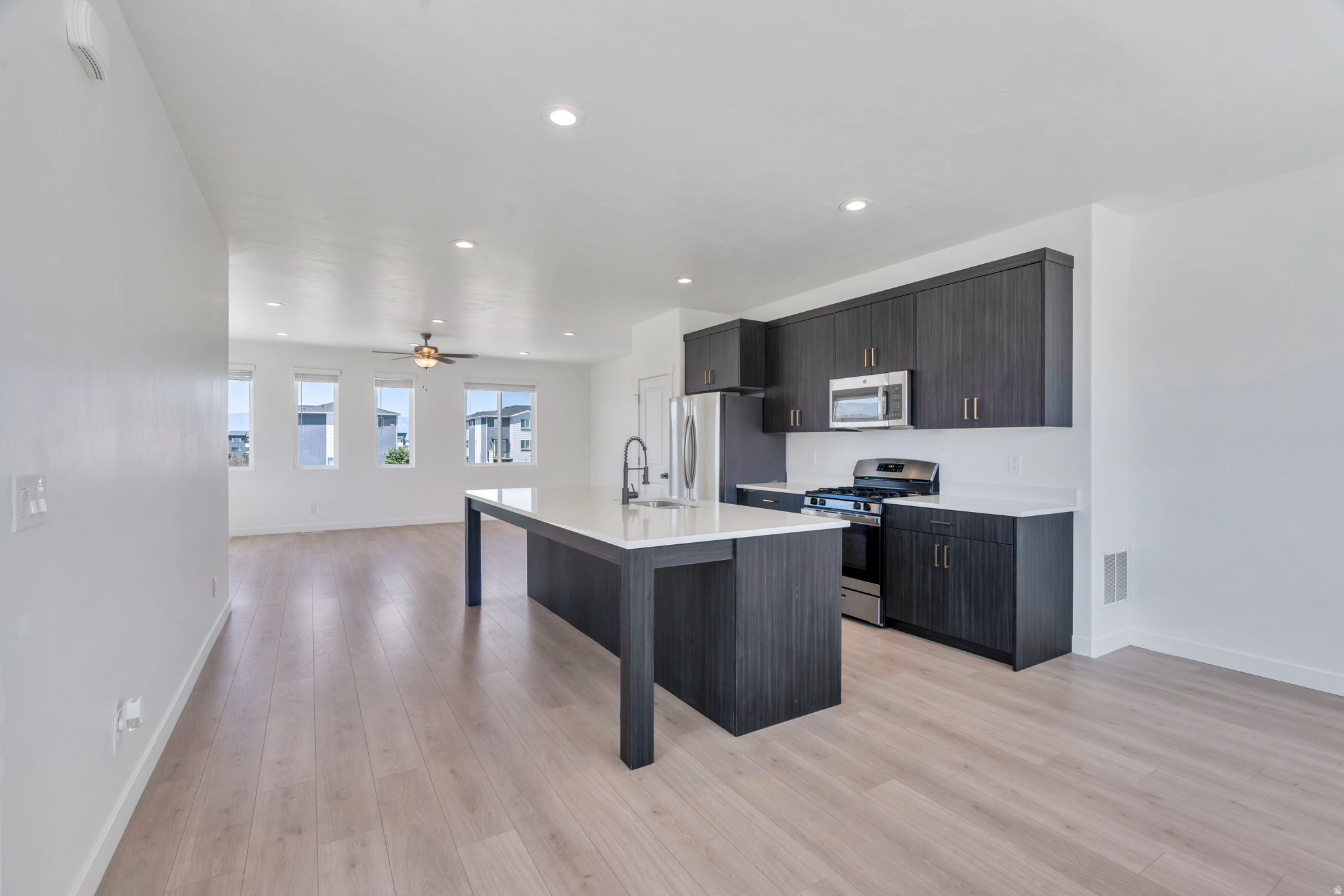 LAKESHORE LANDING - Residential