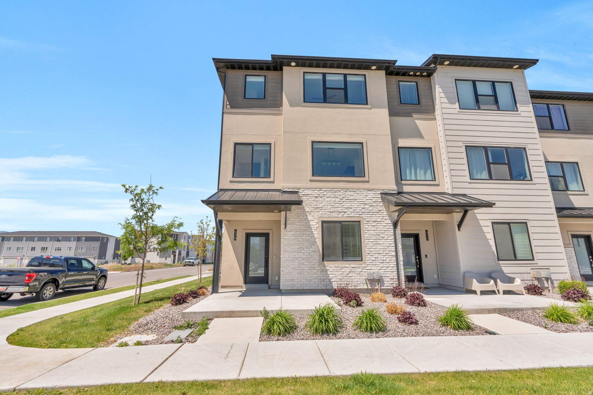 LAKESHORE LANDING - Residential