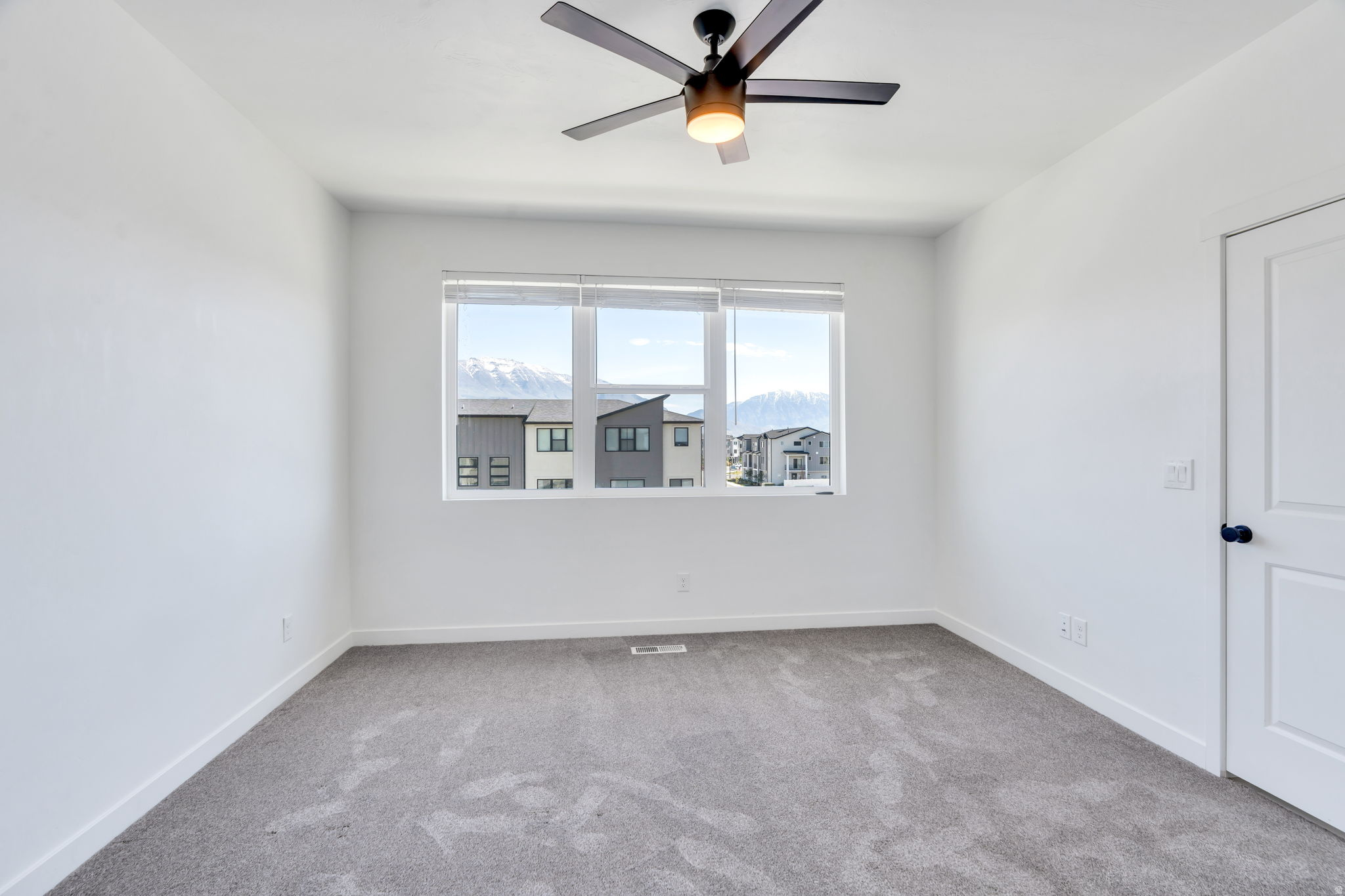 LAKESHORE LANDING - Residential