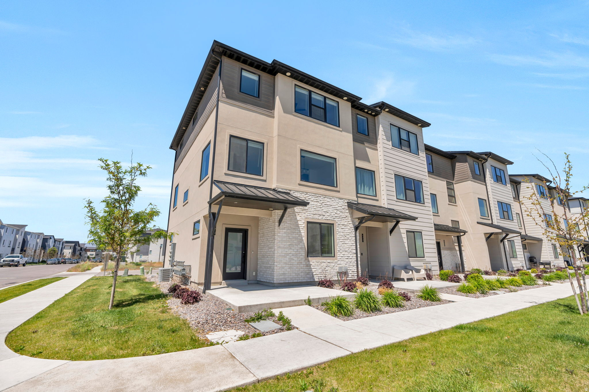 LAKESHORE LANDING - Residential