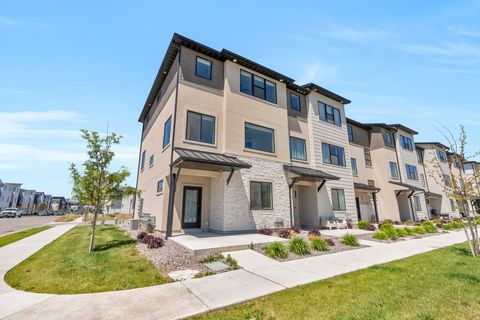 Townhouse For Sale - 476 S 900<br/> American Fork, UT 84003