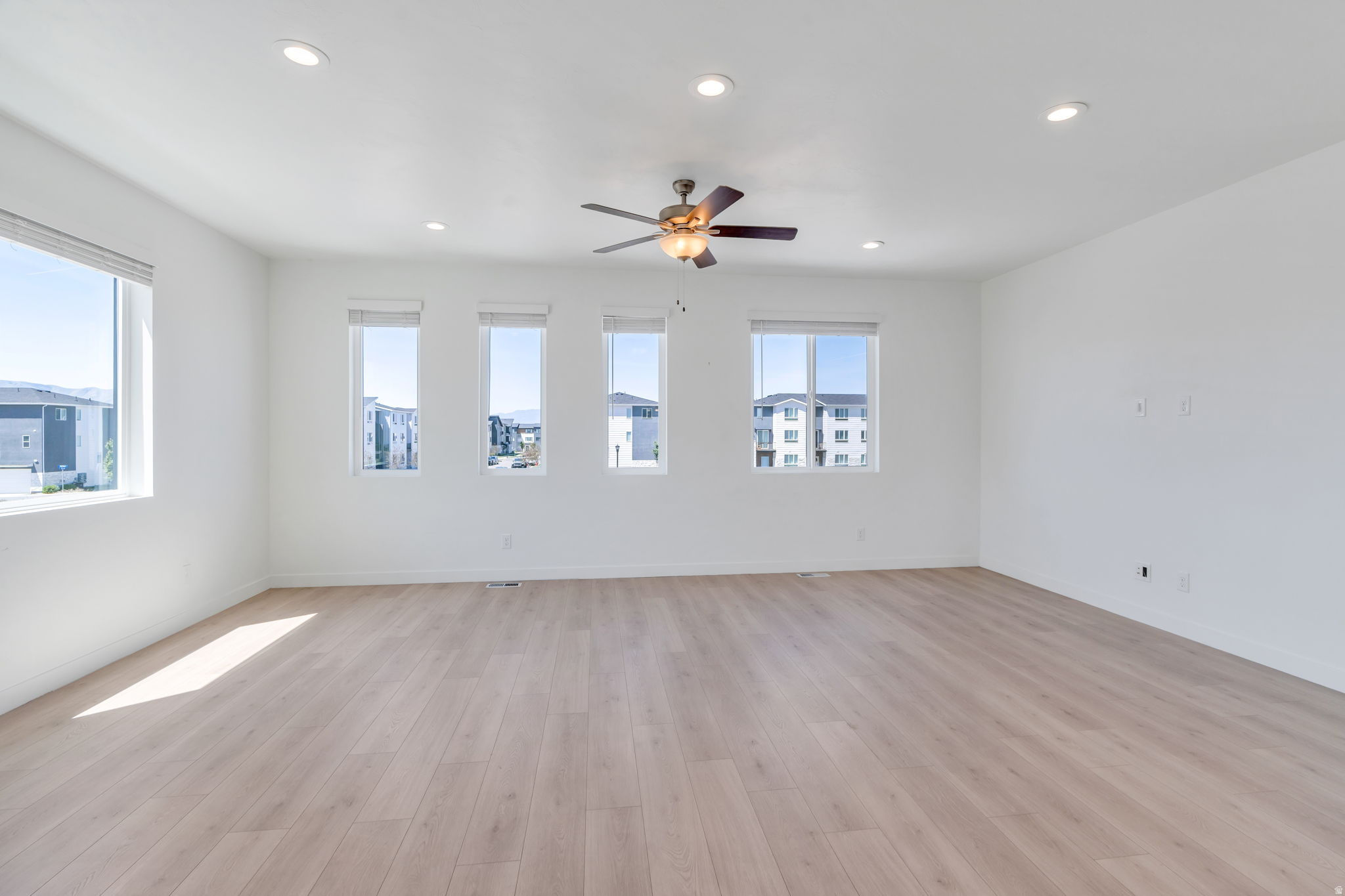 LAKESHORE LANDING - Residential