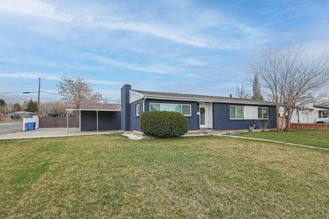 Tiny photo for 1856 E BROOKHILL DR, Cottonwood Heights, UT 84121 (MLS # 2129061)