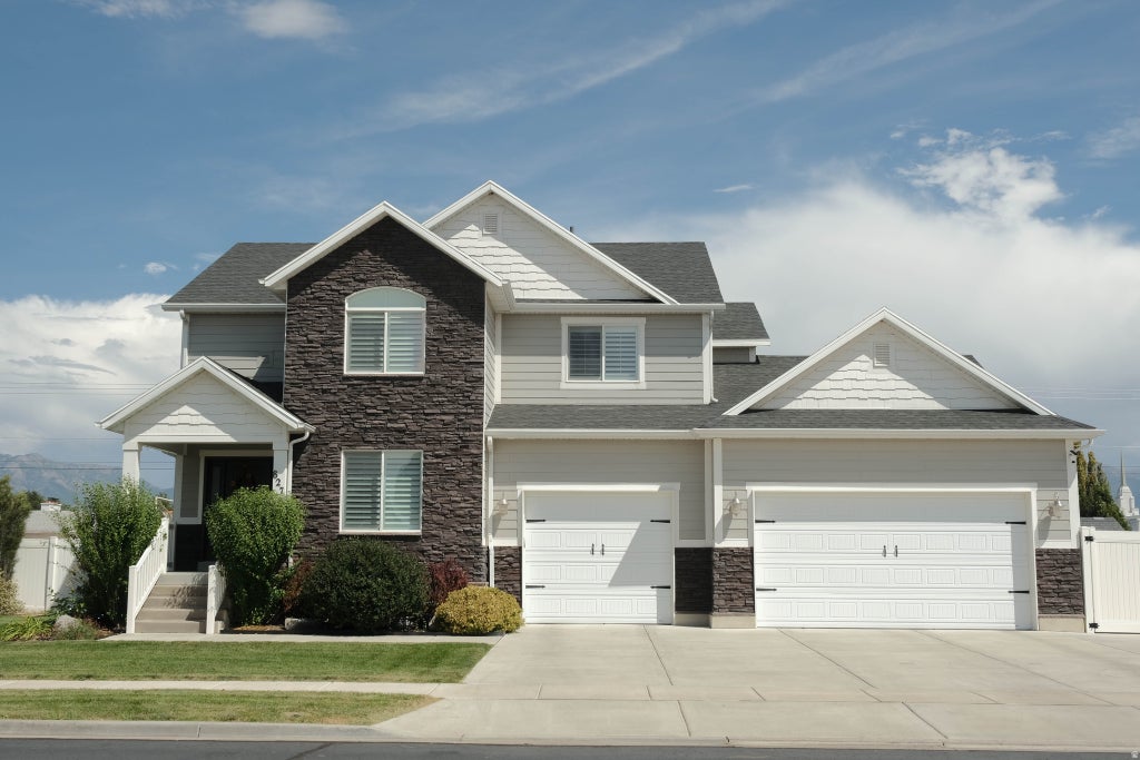 Photo of 827 S 3050 W, Syracuse, UT 84075 (MLS # 2181466)