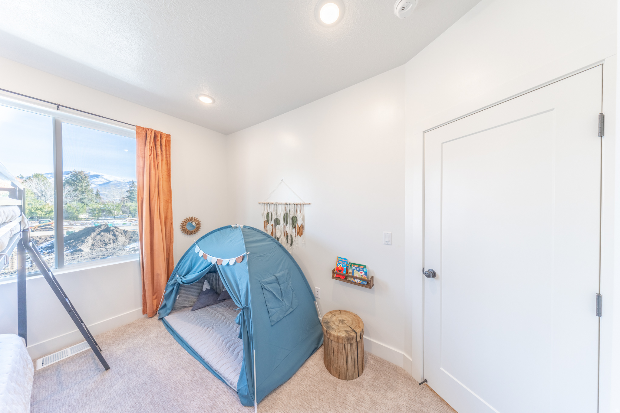 PEAKS TOWNHOMES - Residential