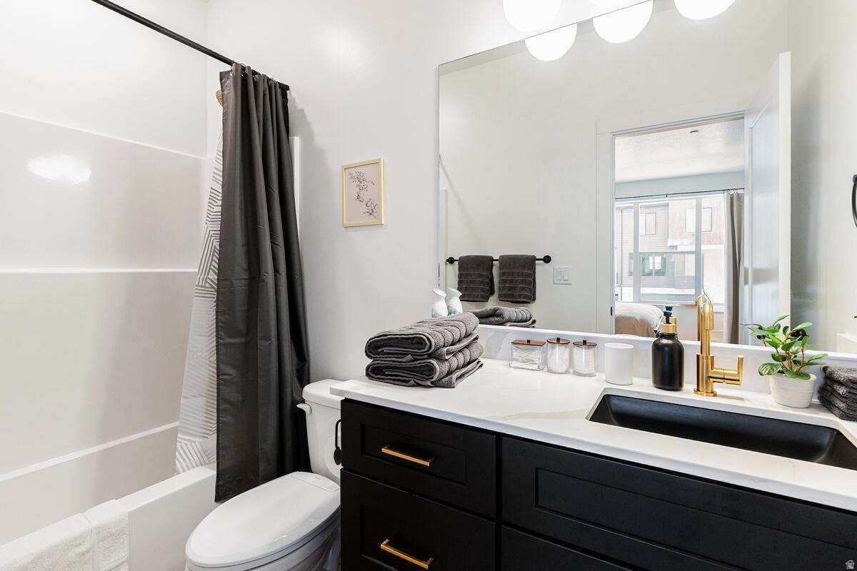 PEAKS TOWNHOMES - Residential