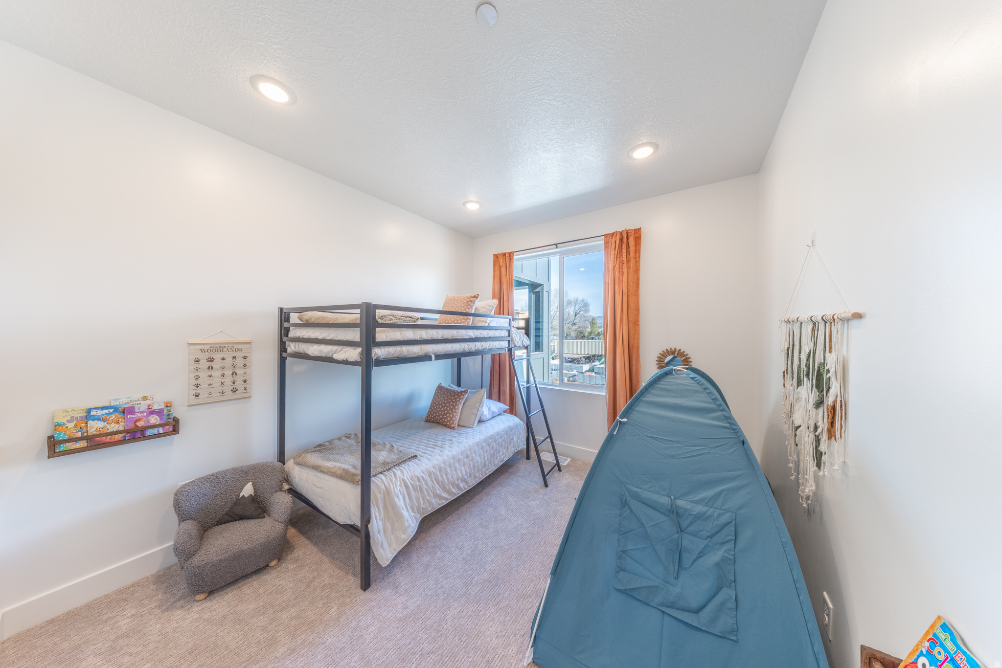 PEAKS TOWNHOMES - Residential