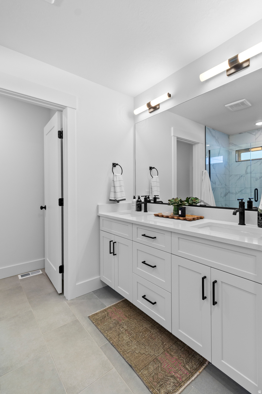 RIVERGATE - Residential