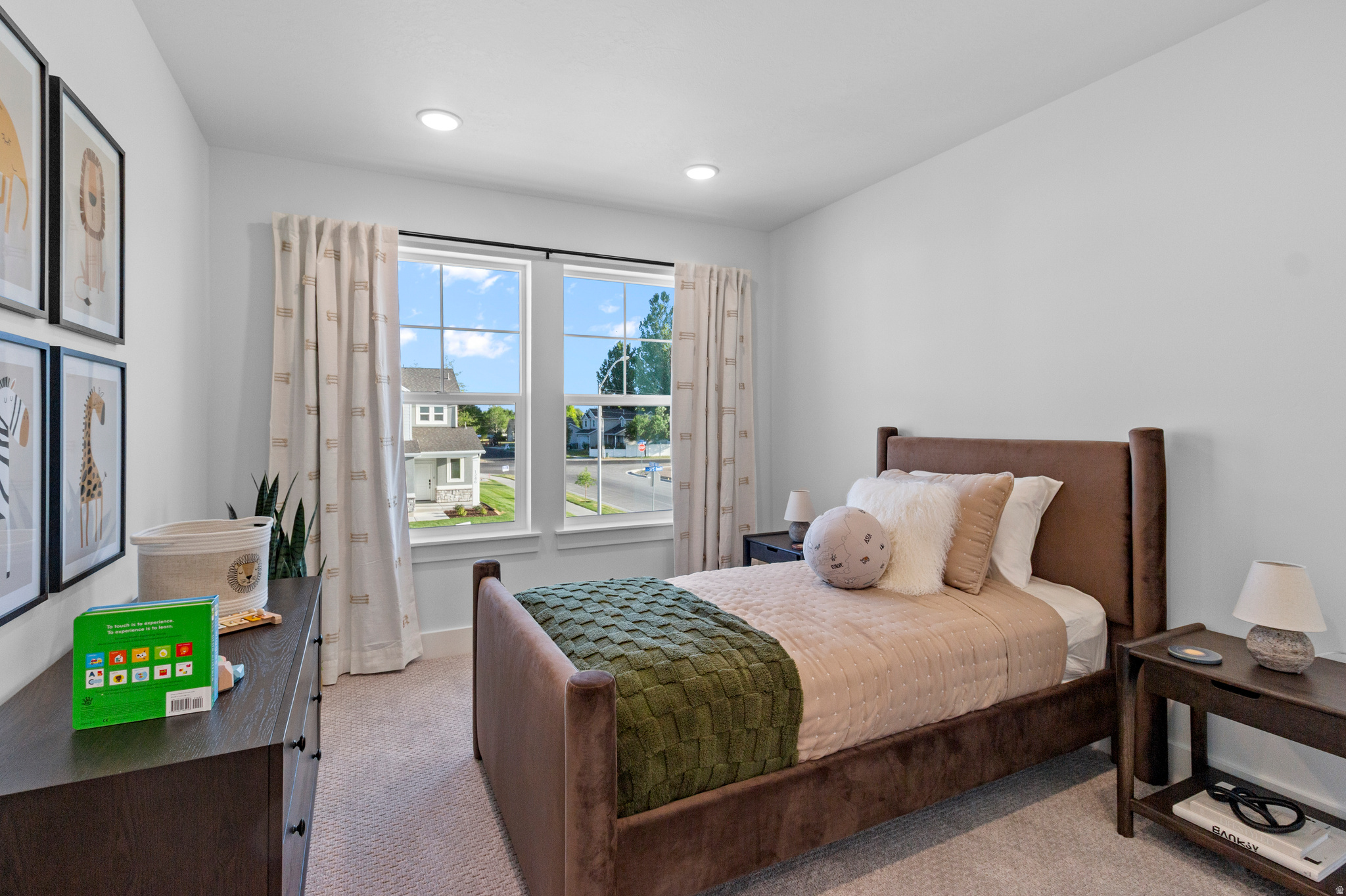 RIVERGATE - Residential