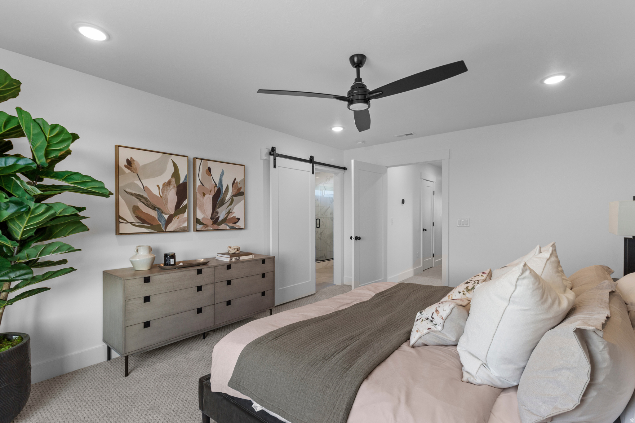 RIVERGATE - Residential