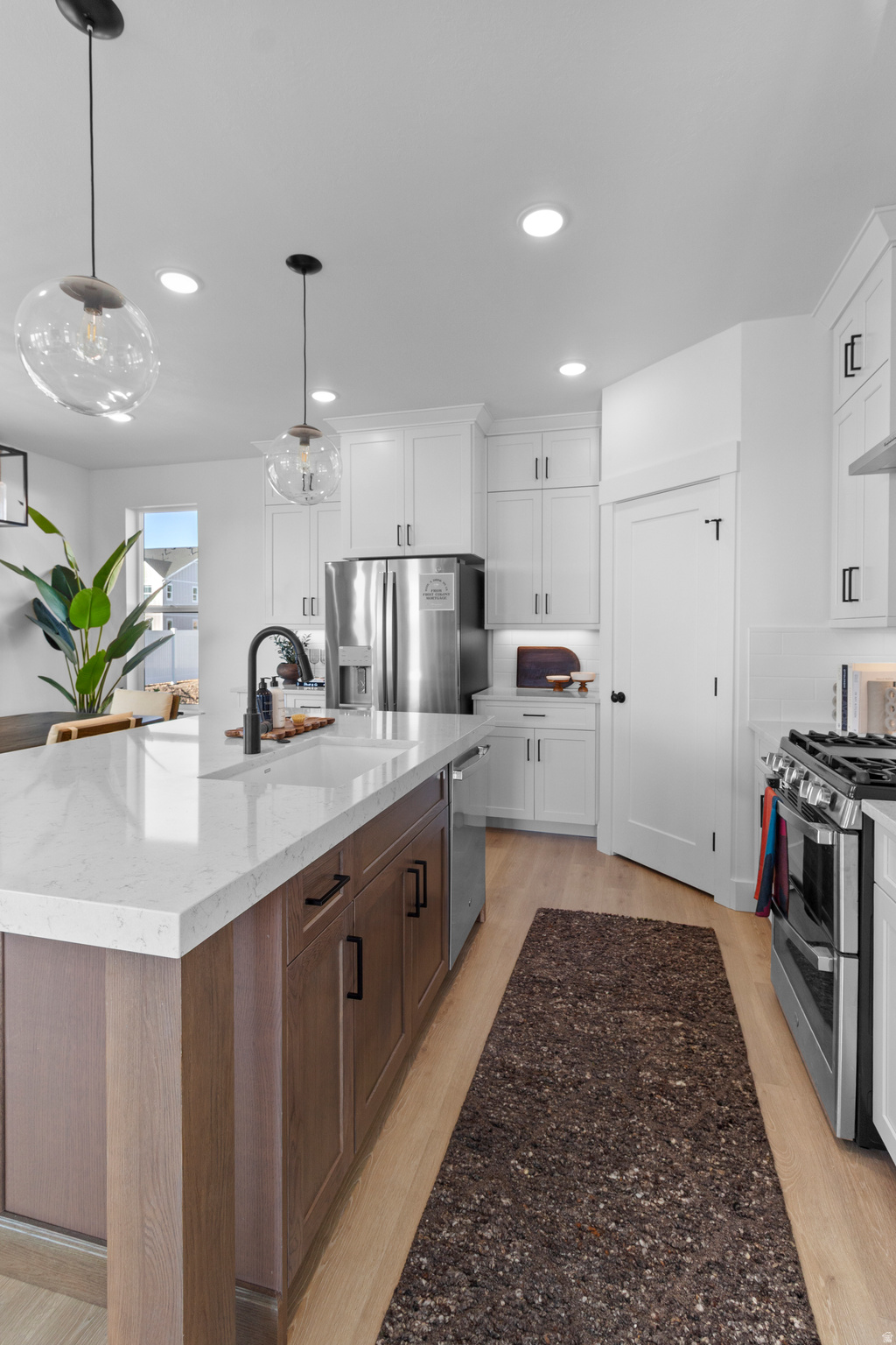 RIVERGATE - Residential