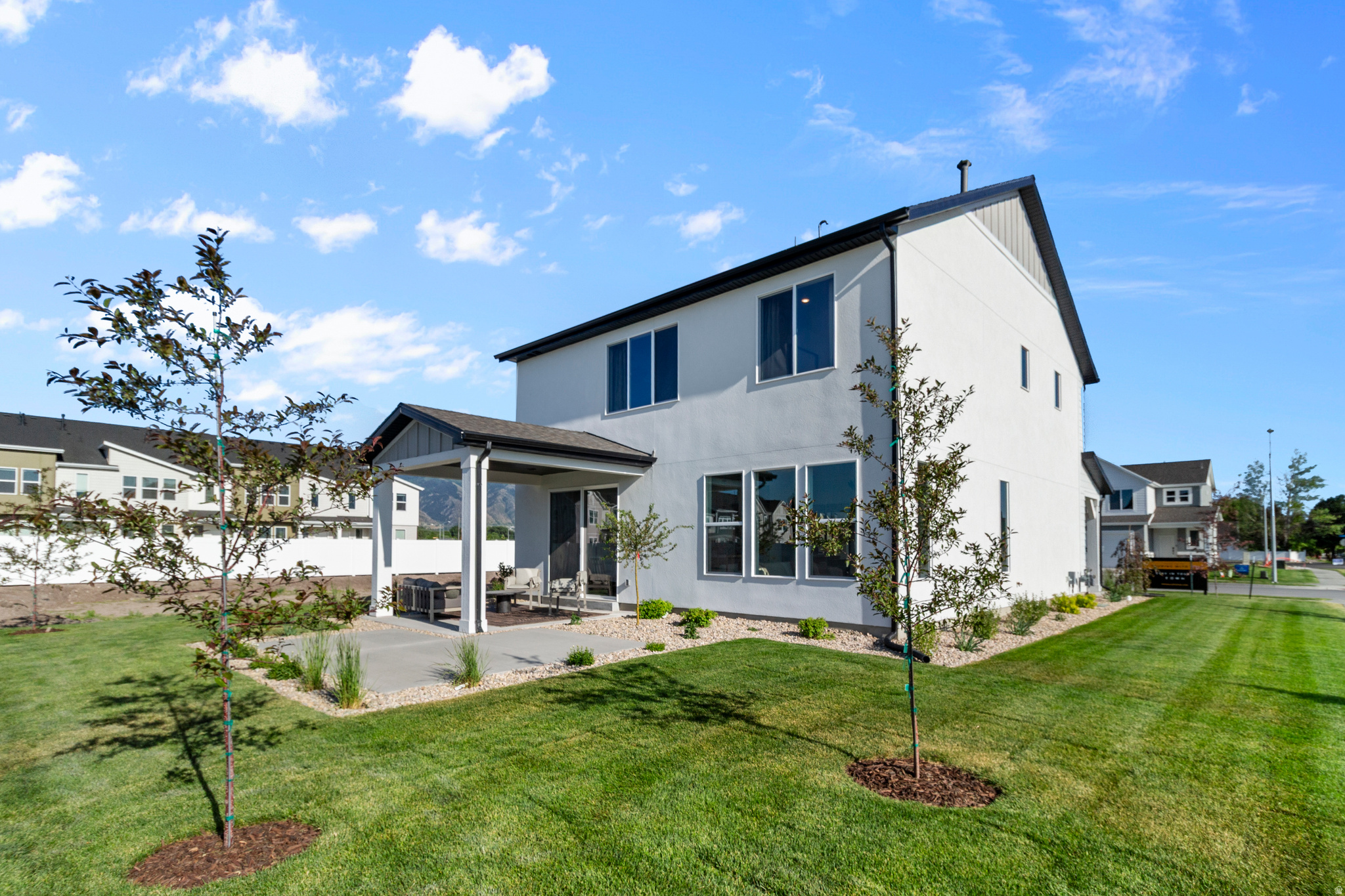 RIVERGATE - Residential