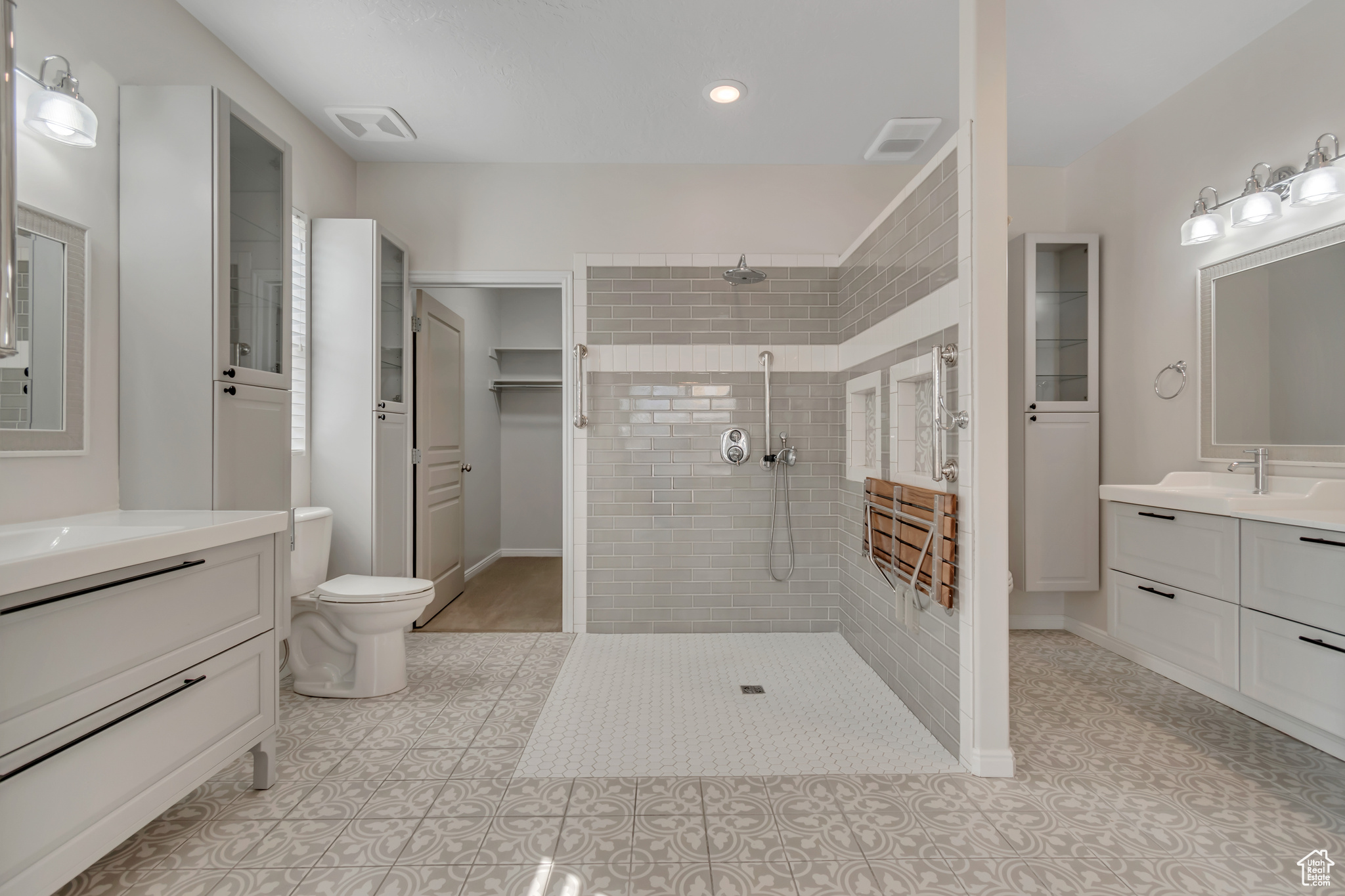 DAYBREAK GARDEN PARK - Residential