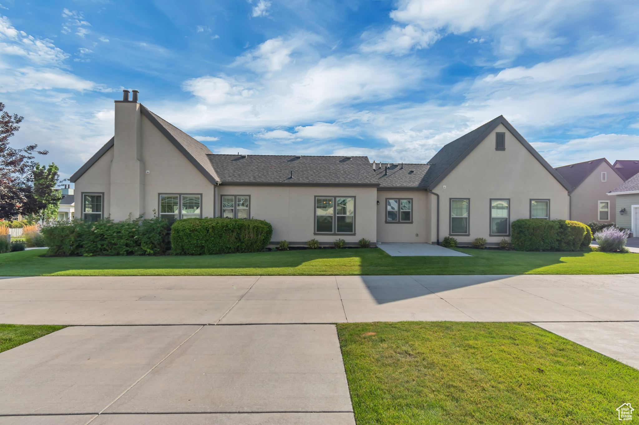 DAYBREAK GARDEN PARK - Residential