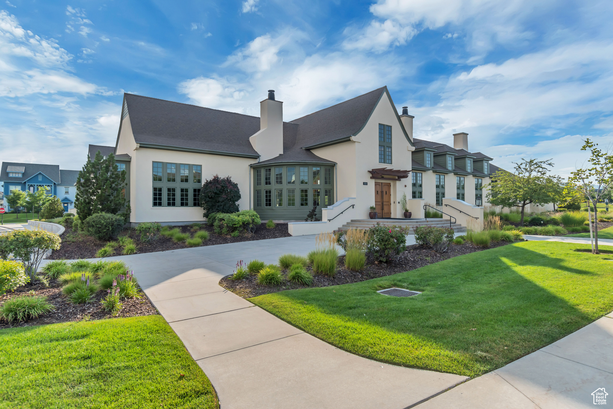 DAYBREAK GARDEN PARK - Residential