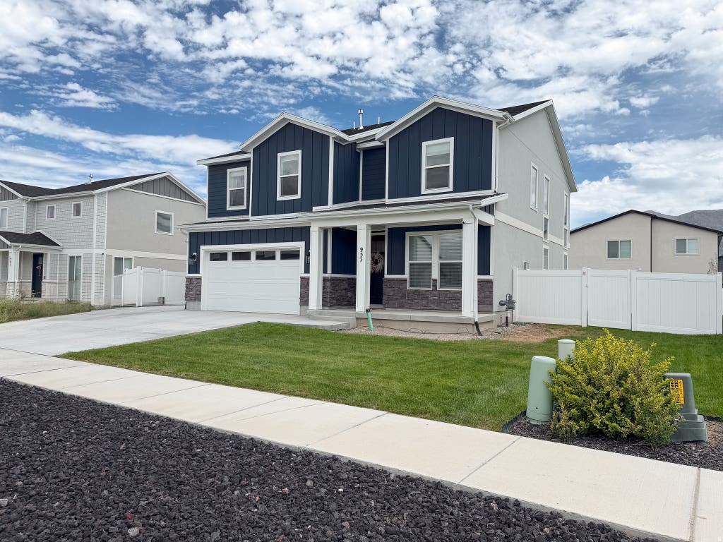Photo of 957 S 1100 W, American Fork, UT 84003 (MLS # 2180780)
