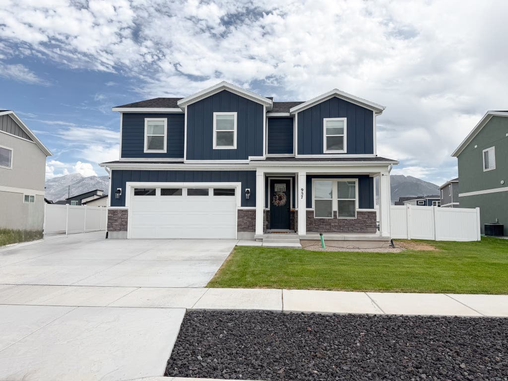 Photo of 957 S 1100 W, American Fork, UT 84003 (MLS # 2180780)