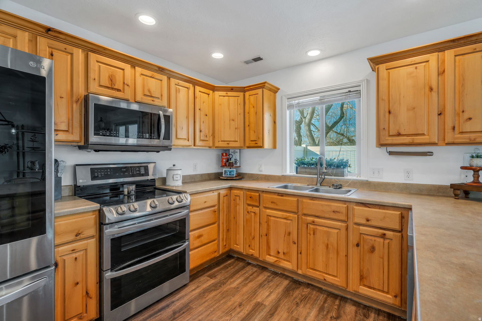 BLACK HORSE RUN LLC - Residential