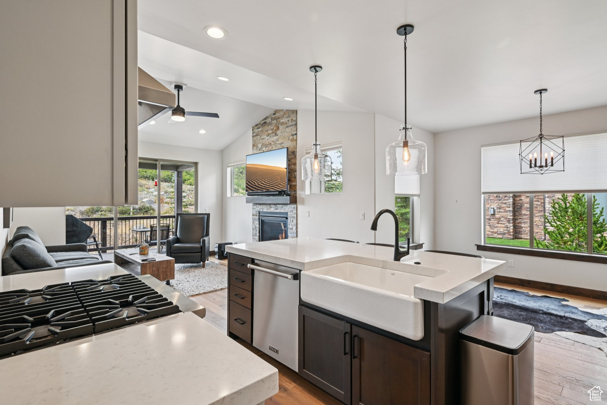 BLACK ROCK RIDGE - Residential