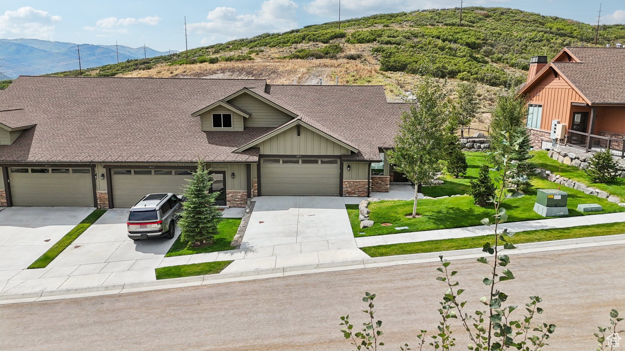 BLACK ROCK RIDGE - Residential
