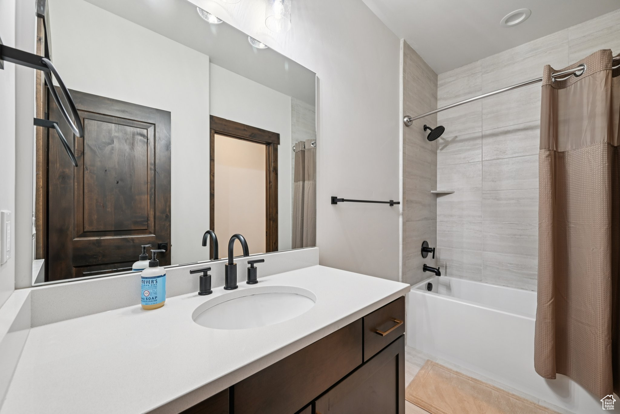 BLACK ROCK RIDGE - Residential