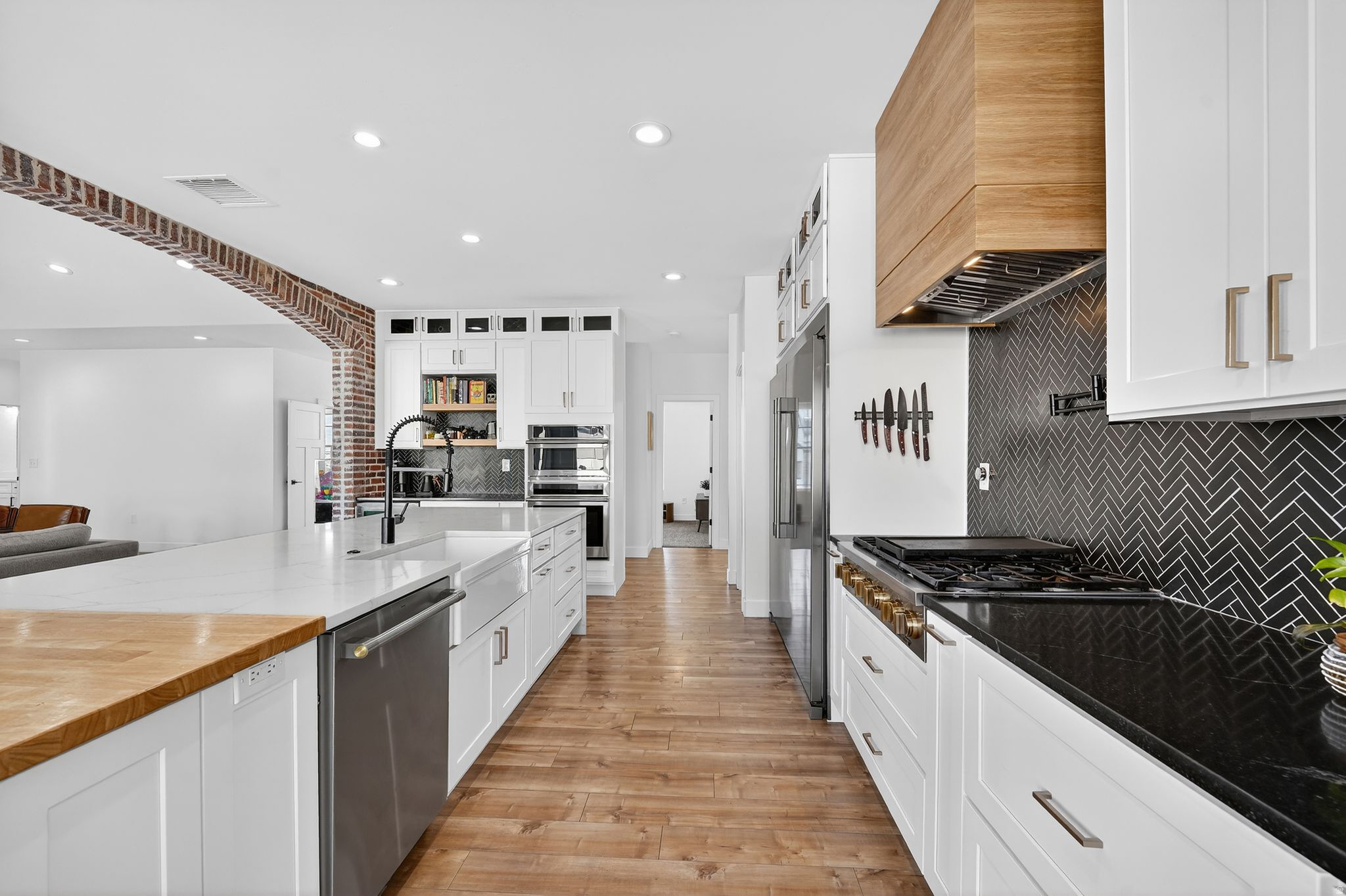 LAKE VIEW ESTATE - Residential