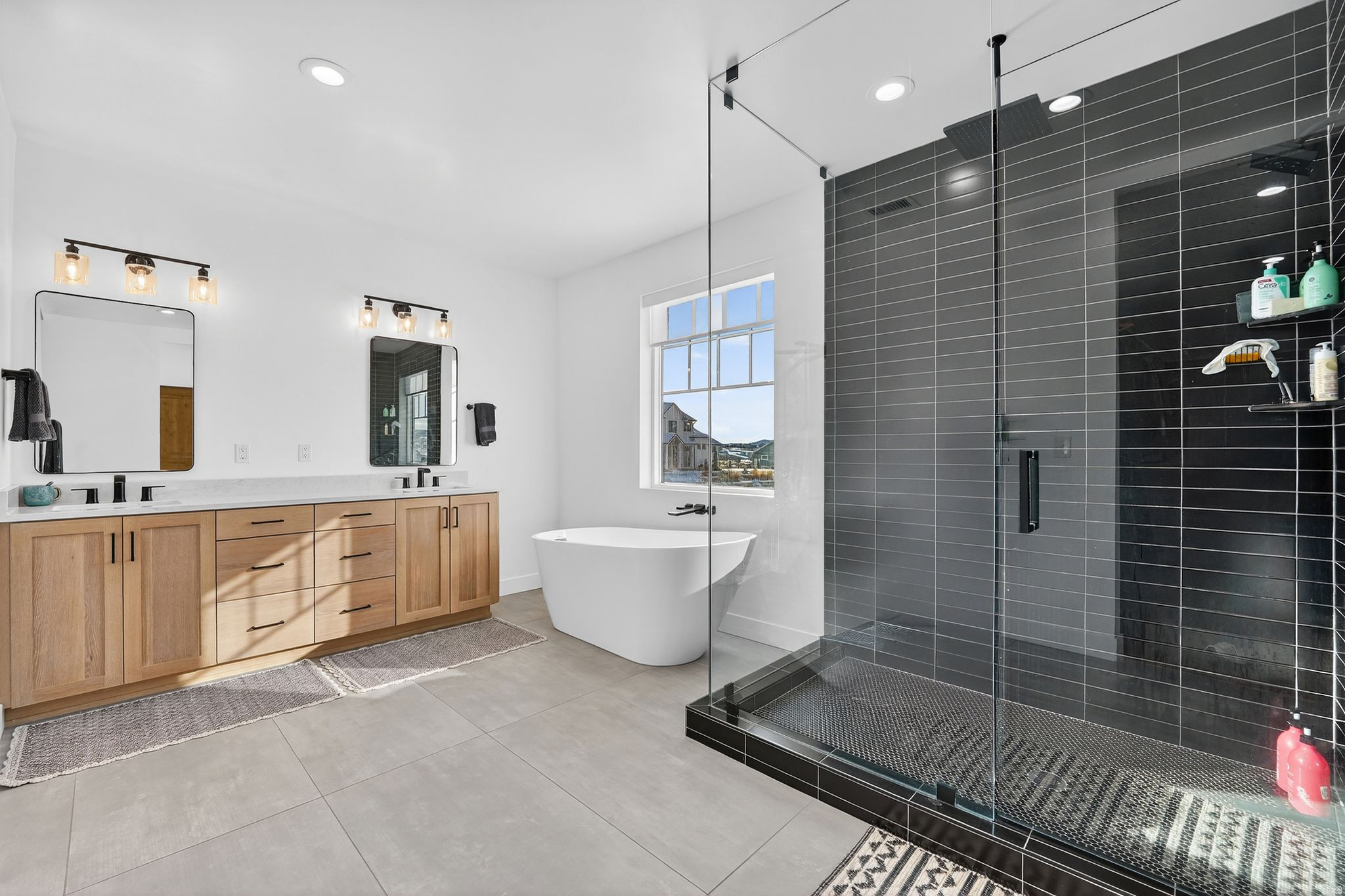 LAKE VIEW ESTATE - Residential