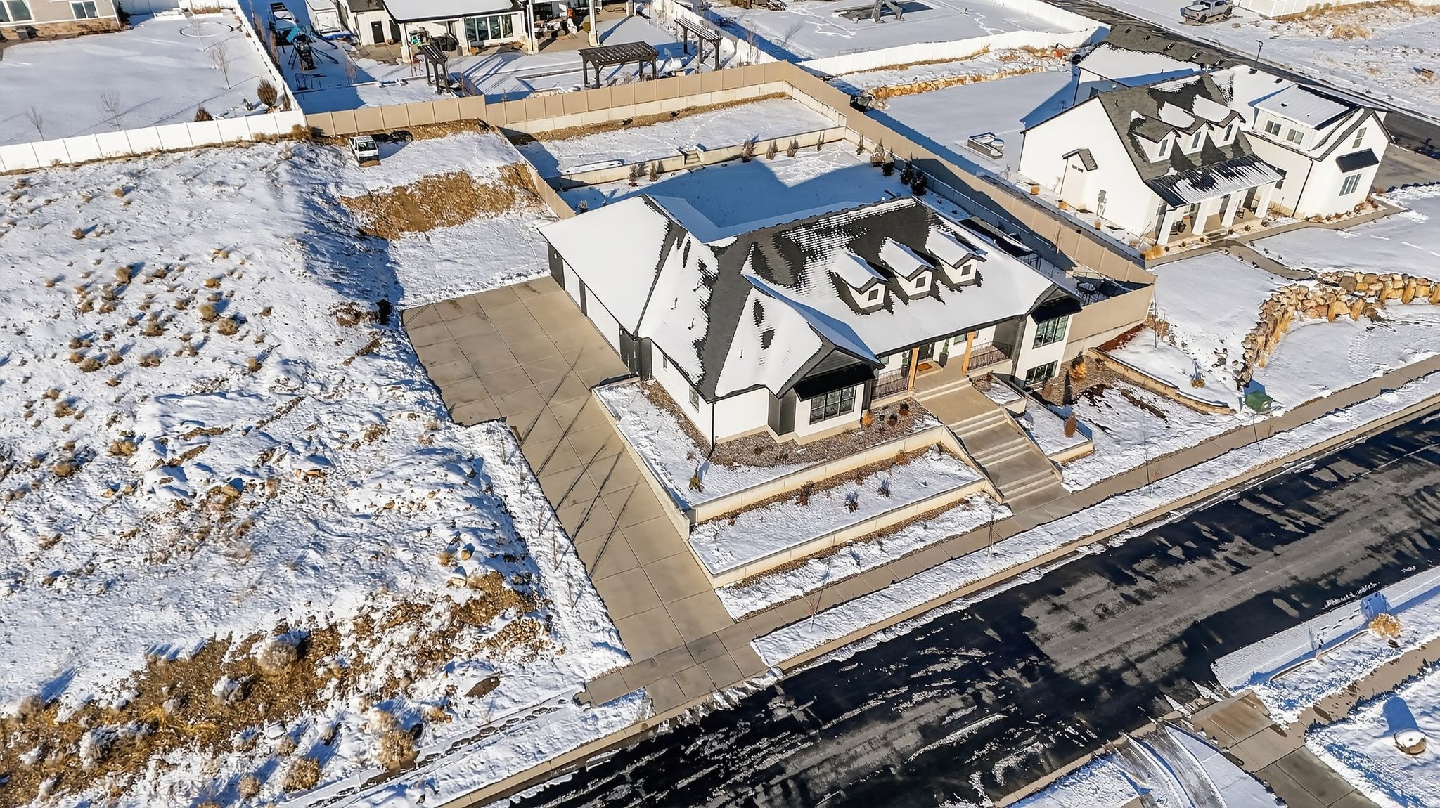 LAKE VIEW ESTATE - Residential