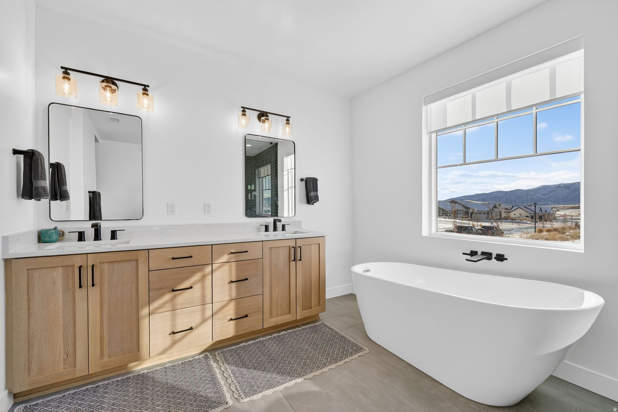 LAKE VIEW ESTATE - Residential