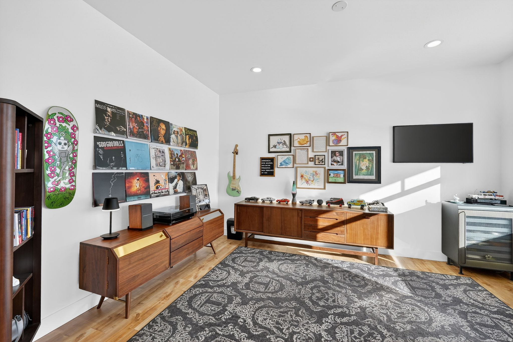 LAKE VIEW ESTATE - Residential