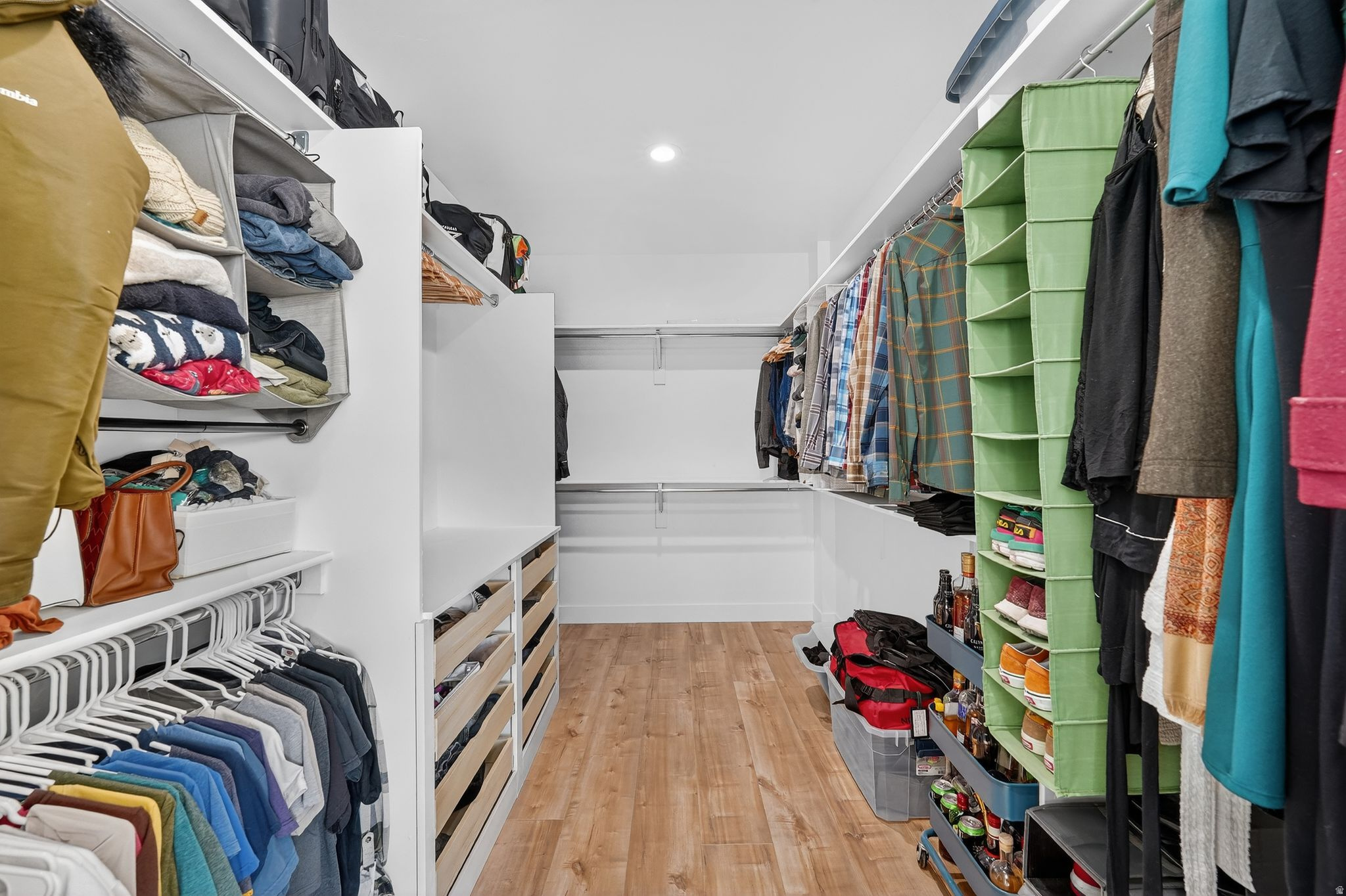 LAKE VIEW ESTATE - Residential