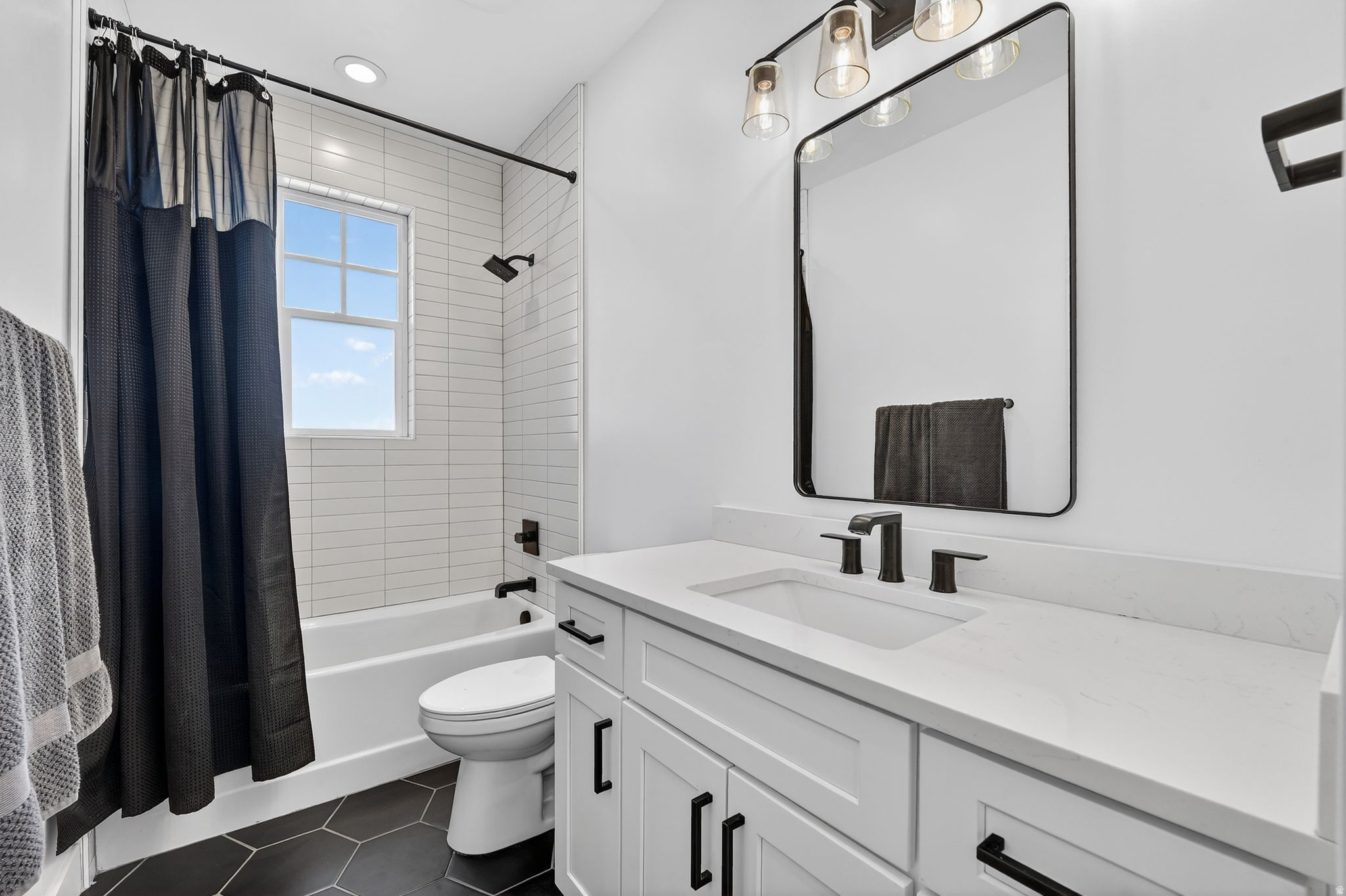 LAKE VIEW ESTATE - Residential