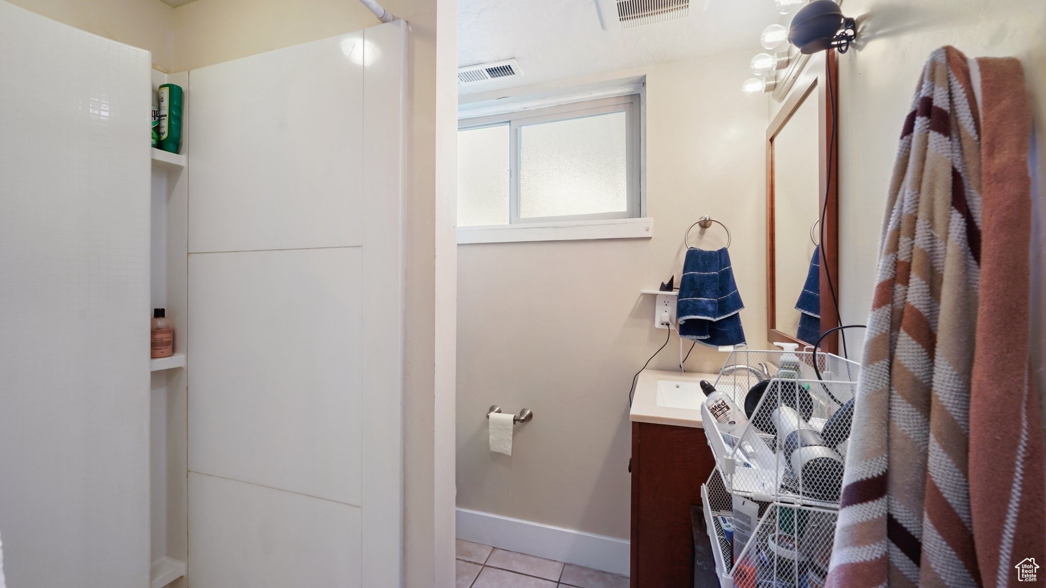 Provo, Utah 84606, United States, 6 Bedrooms Bedrooms, ,3 BathroomsBathrooms,Residential,Pending,116282